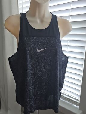 Nike Black Tank Top with Subtle Topo-Line Print and Silver Swoosh (like New)